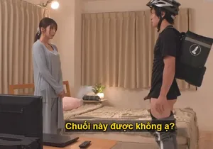 Bú lồn em sinh viên trên tàu điện đông người