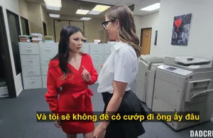 Người phụ nữ trẻ rất nữ tính với cúp 36C