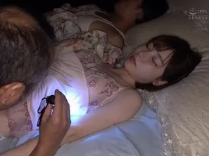 Mối tình ngắn ngủi với cô nàng cạnh nhà đã có Anh xã cạnh bên