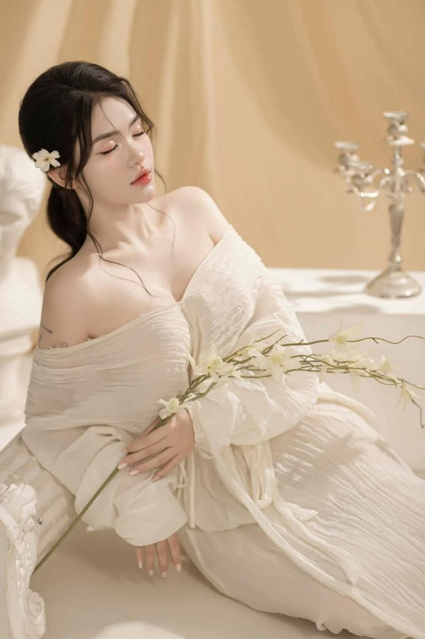 Em gái dễ thương thích được móc lồn